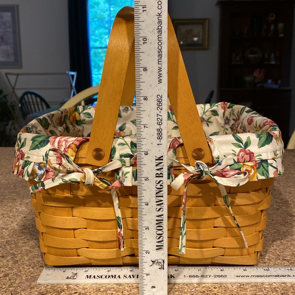 Longaberger Cake Basket with Garden Splendor Fabric Liner 1999 Handmade Basket - Picture 4 of 17